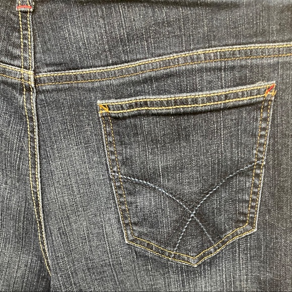 Tommy Hilfiger, bootcut jeans with very minor scuffing at bottom back. Size 16. - Picture 7 of 9